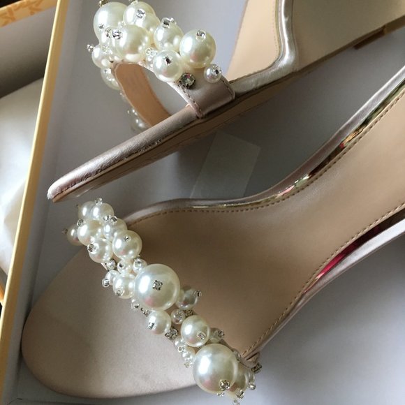 BADGLEY MISCHKA JEWEL Laurence Pearl Sandals in Champagne Satin Size 8.5 - Picture 5 of 8